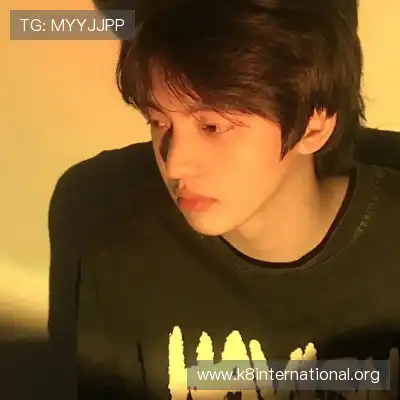 孔铃媚